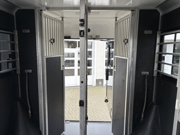 Ford Transit STX Hengstenuitvoering Handbak 2024