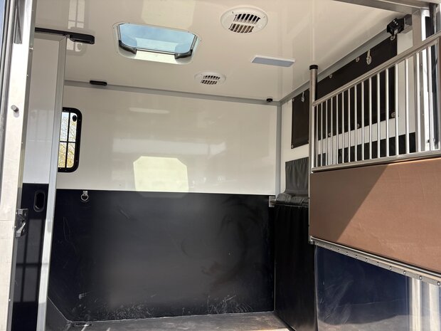 Ford Transit Sodiak Nubia Hengstenuitvoering 2023