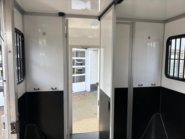 Ford Transit Sodiak Nubia Hengstenuitvoering 2023