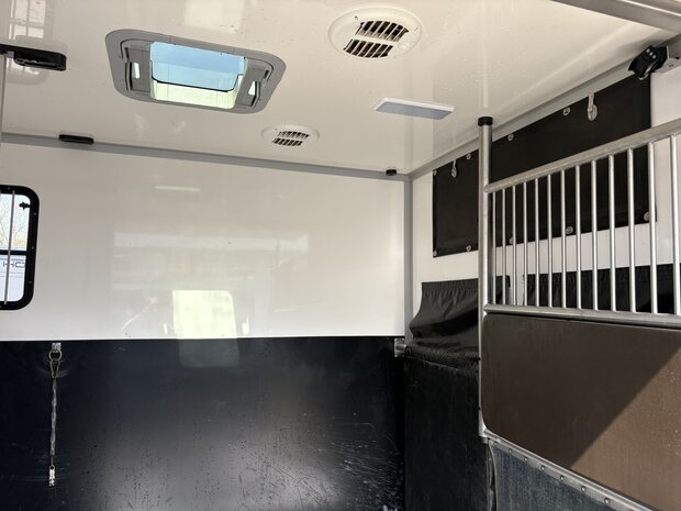 Sodiak Nubia Renault Master 2022 Hengstenuitvoering 