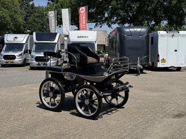 1Sp. Recreatiewagen Leon Cob/Paard 