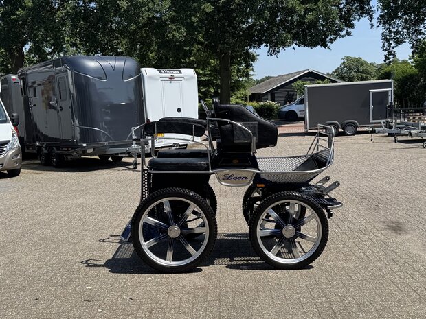 1Sp. Recreatiewagen Leon Cob/Paard 
