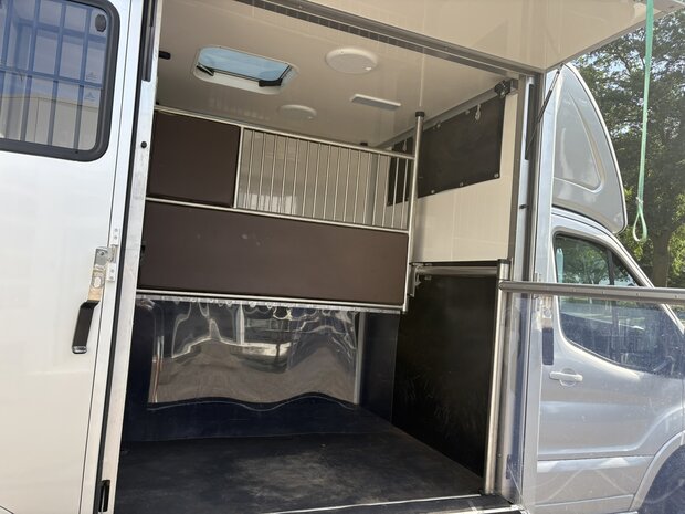 Sodiak Nubia Ford Transit 2023 Hengstenuitvoering Automaat