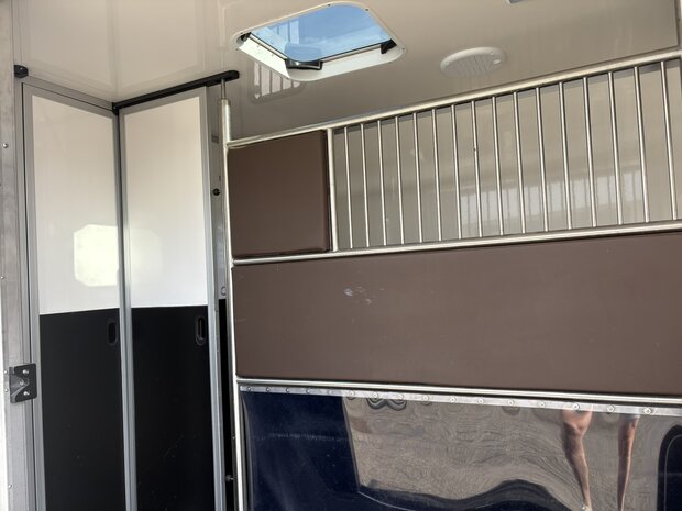 Sodiak Nubia Ford Transit 2023 Hengstenuitvoering Automaat