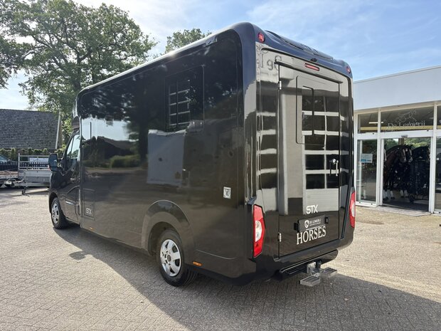 STX Dubbele Cabine Renault Master 2023 Hengstenuitvoering Handbak