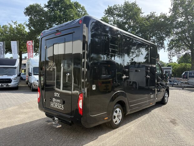 STX Dubbele Cabine Renault Master 2023 Hengstenuitvoering Handbak