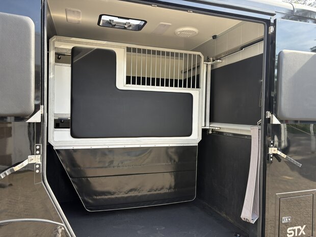 STX Dubbele Cabine Renault Master 2023 Hengstenuitvoering Handbak