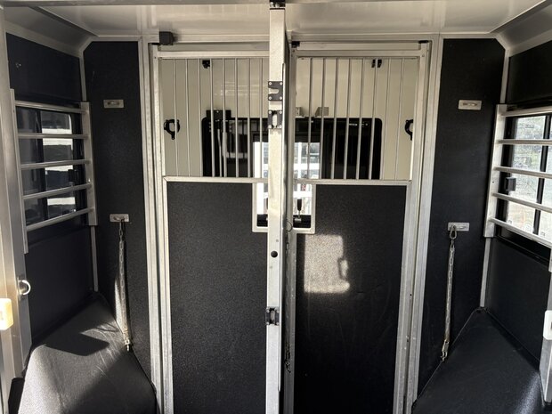 STX Dubbele Cabine Renault Master 2023 Hengstenuitvoering Handbak