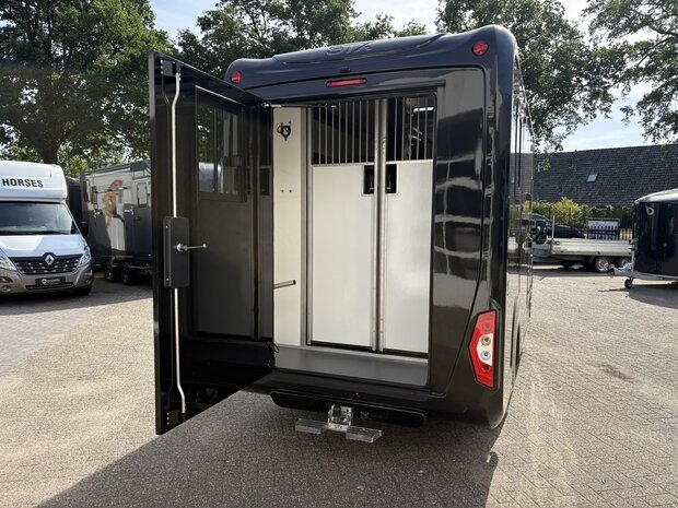 STX Dubbele Cabine Renault Master 2023 Hengstenuitvoering Handbak