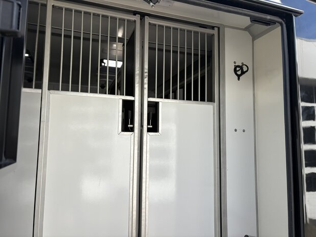 STX Dubbele Cabine Renault Master 2023 Hengstenuitvoering Handbak