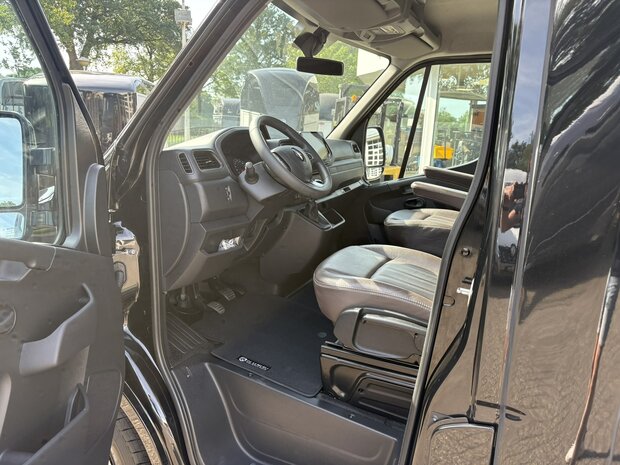 STX Dubbele Cabine Renault Master 2023 Hengstenuitvoering Handbak