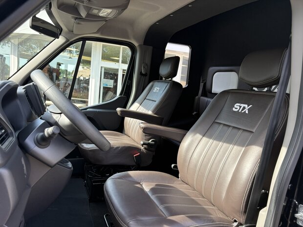 STX Dubbele Cabine Renault Master 2023 Hengstenuitvoering Handbak