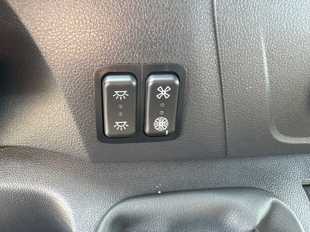 STX Dubbele Cabine Renault Master 2023 Hengstenuitvoering Handbak