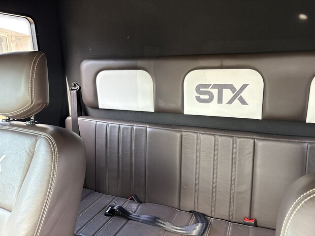 STX Dubbele Cabine Renault Master 2023 Hengstenuitvoering Handbak