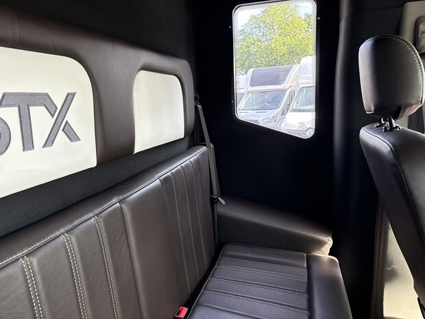 STX Dubbele Cabine Renault Master 2023 Hengstenuitvoering Handbak