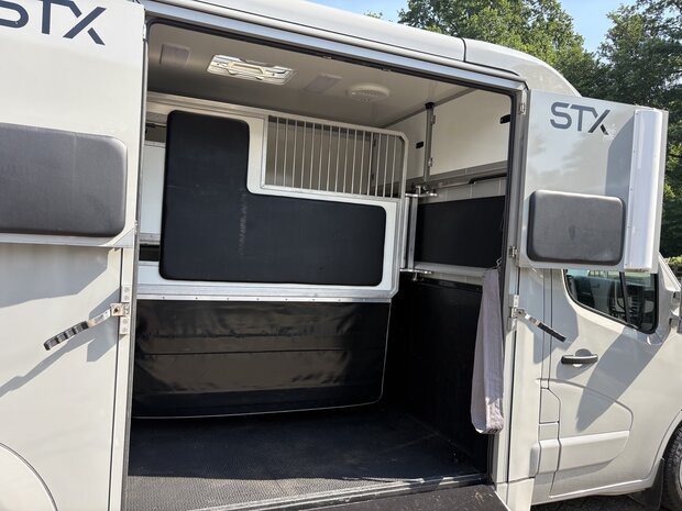 STX Renault Master Hengstenuitvoering Handbak 2022