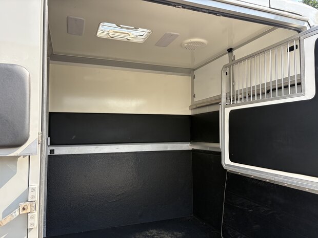 STX Renault Master Hengstenuitvoering Handbak 2022
