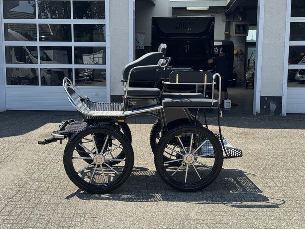 1/2Sp. Recreatiewagen Paard 25Inch Zwart